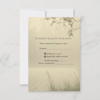 Carte de réponse de mariage romantique au bord d'u