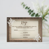 Carte de réponse de mariage rustique en bois avec  (Debout devant)