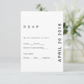 Carte de réponse de teinte verte moderne RSVP (Debout devant)