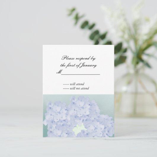 Carte de réponse Hydrangea à peine bleue (Debout devant)