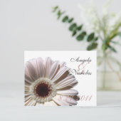 Carte de réponse Mariage / Marguerite Gerbera (Debout devant)