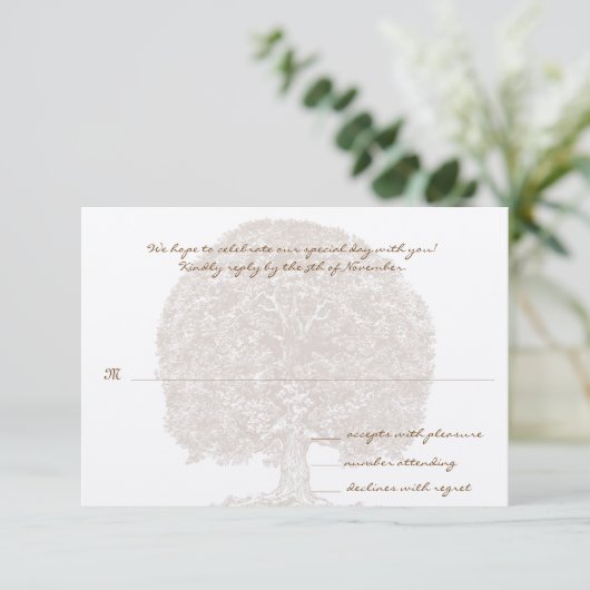 Carte de réponse monogramme de mariage Arbre Brun (Debout devant)