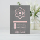 Carte de réponse Pink Atomic Chalkboard (Debout devant)