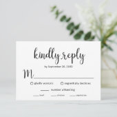 Carte de réponse pour une réception de mariage mod (Debout devant)