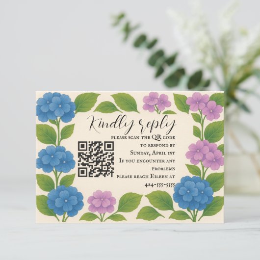 Carte de réponse QR Code avec Hydrangea Violet/Ble (Debout devant)