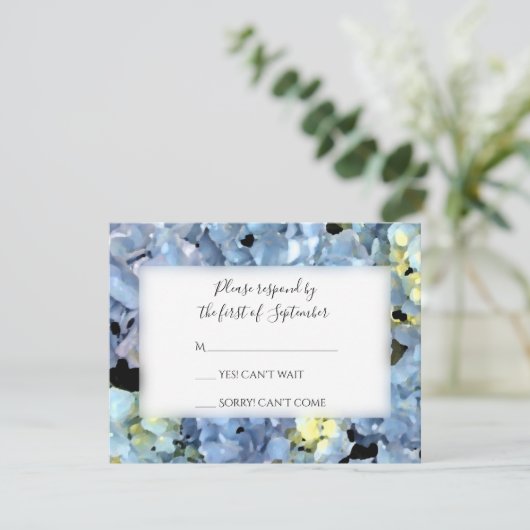 Carte de réponse RSVP Blue Hydrangea Wedding (Debout devant)