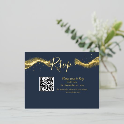 Carte de réponse rsvp du code Qr bleu de la Marine (Debout devant)