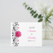 Carte de réponse RSVP florale à la gerbera rose (Debout devant)
