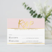 CARTE DE RÉPONSE RSVP rose pâle écriture dorée (Debout devant)