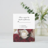 Carte de réponse RSVP Roses Rouges et Blanches (Debout devant)