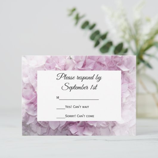 Carte de réponse RSVP Soft Pink Hydrangea Wedding (Debout devant)