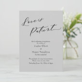Carte de report de mariage gris clair "L'amour est (Debout devant)
