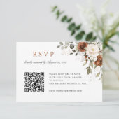 Carte de RSVP en code QR de mariage de verdure de  (Debout devant)