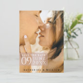 Carte de sauvegarde de date de mariage moderne et  (Debout devant)