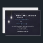 Carte de souper Romantic Strret Light Blue Reheare<br><div class="desc">Répétition de la carte de dîner conçue de façon romantique avec un arrière - plan bleu marine profond avec des illuminations de rue. Aussi disponible RSVP et les cartes d'invitation de mariage de ce jeu. Faites de votre événement spécial un moment vraiment mémorable en commençant par les invitations.</div>