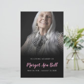 Carte de souvenir noire et rose classique | 5,5 x  (Debout devant)