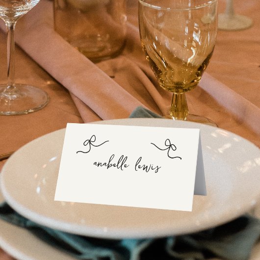 Carte de table de mariage avec nom de l'invité mod