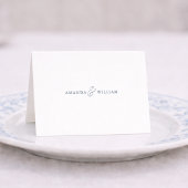 Carte de table de mariage bleu poussiéreux avec nu