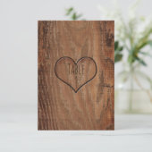 Carte de table de mariage rustique cœur sculpté ar (Debout devant)