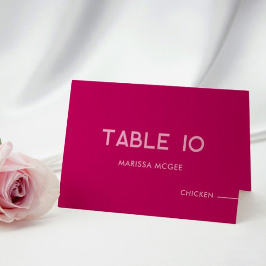 Carte de table magenta, nom et choix de repas