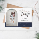 Carte de vacances Cosy Nature Arch Cadre photo<br><div class="desc">Carte photo de vacances à la mode de style scandinave et rustique. Photo simple en forme de cadre en arc. Branche aquarelle ornée de pinecones et d'ornements décoratifs étoiles,  design typographique chic avec support motif plaid tendance.</div>