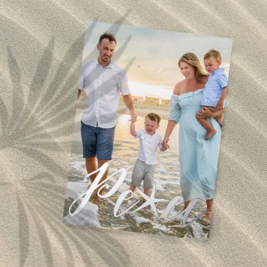 Carte de vacances côtière simple avec feuille d'al