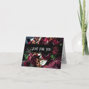 Carte de vacances dramatique aux fleurs pliées, ri