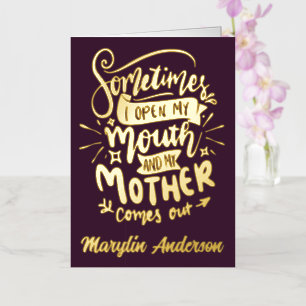 CARTE DE VACANCES EN ALUMINIUM PARFOIS J'OUVRE MA BOUCHE ET MA MÈRE SORT