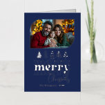 Carte De Vacances En Aluminium Photo moderne de Noël de minuit tirée à la main Jo<br><div class="desc">Envoyez une joie festive avec cette vraie carte photo de Noël en papier peint avec un dessin fantaisiste "Joyeux Noël" dessiné à la main. L'élégant papier métallique brille contre un arrière - plan audacieux, associé à vos photos de vacances préférées pour un look moderne et cosy. Une façon élégante de...</div>