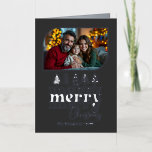 Carte De Vacances En Aluminium Urban Chic Main tirée Joyeux Noël Photo<br><div class="desc">Envoyez une joie festive avec cette vraie carte photo de Noël en papier peint avec un dessin fantaisiste "Joyeux Noël" dessiné à la main. L'élégant papier métallique brille contre un arrière - plan audacieux, associé à vos photos de vacances préférées pour un look moderne et cosy. Une façon élégante de...</div>