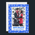 Carte de vacances Hanoukka Stars Menorahs<br><div class="desc">Customisez cette carte en ajoutant votre propre photo et texte sur l'arrière - plan mignon. Consultez ma boutique pour plus de couleurs et de designs ou dites-moi si vous voulez quelque chose de personnalisé. Merci d'avoir fait des emplettes avec moi !</div>