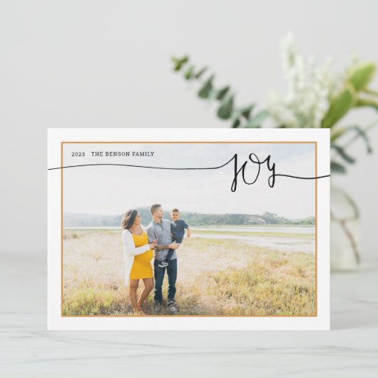 Carte de vacances JOY Minimal Script Gold (Debout devant)