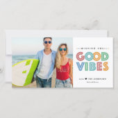 Carte de vacances photo couleur Good Vibes moderne (Devant)