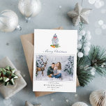 Carte de vacances photo Ginger en bleu et blanc<br><div class="desc">Envoyez des voeux chaleureux à vos proches pendant la période de Noël avec cette carte de vacances personnalisée, avec une aquarelle peinte à la main illustrant une urne bleue et blanche et une verdure d'hiver. Ajoutez votre photo de famille préférée en bas. Des étiquettes d'adresse de retour et des autocollants...</div>