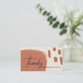 CARTE DE VISITE ABSTRAIT TERRACOTTA KRAFT SCANDI MERCI LOGO (Debout devant)