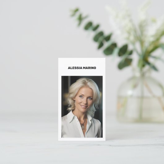 Carte De Visite Agent immobilier (Debout devant)