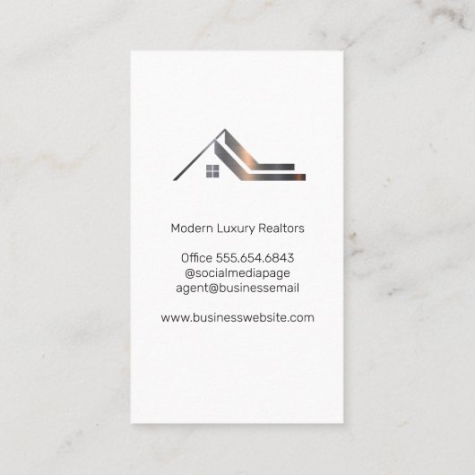 Carte De Visite Agent immobilier debout devant la maison moderne (Dos)