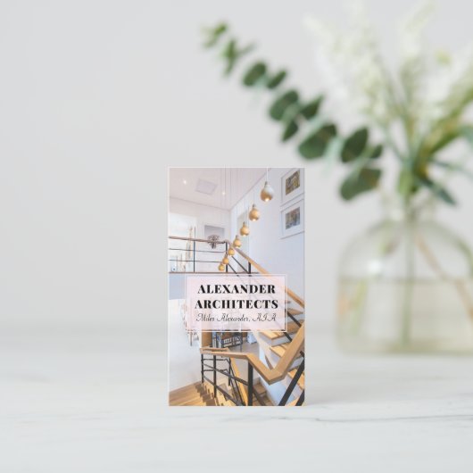 Carte de visite architecte (Debout devant)