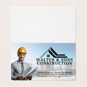 Carte De Visite Architecte tenant des plans | Site de construction (Extérieur déplié)