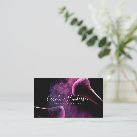 Carte De Visite Artiste de maquillage moderne en poudre violette e (Debout devant)