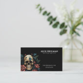 Carte De Visite Artiste de tatouage de crâne aux roses blanches et (Debout devant)