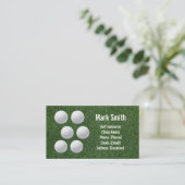 Carte De Visite Balle de golf et tee sur gazon vert (Debout devant)