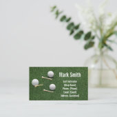 Carte De Visite Balle de golf et tee sur gazon vert (Debout devant)