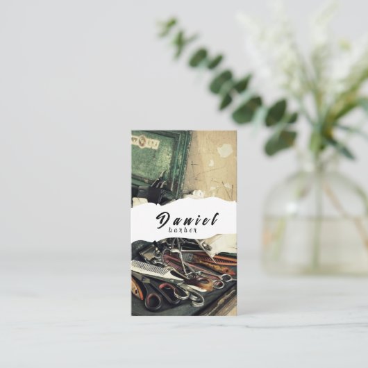 Carte de visite barbier (Debout devant)