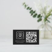 Carte De Visite Black QR Code | Minimal Modern Custom Contact  (Debout devant)