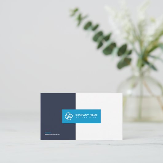 Carte De Visite Bleu Moderne Simple Professionnel Code QR Scannabl (Debout devant)