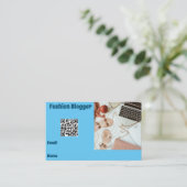 Carte de visite blogueur (Debout devant)