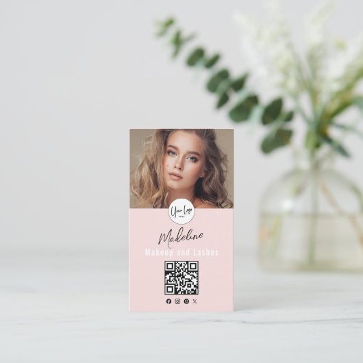 Carte De Visite Blush Pink Script Logo QR Code Photo Lashes Studio (Debout devant)