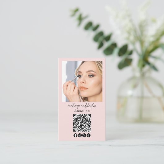 Carte De Visite Blush Pink Script Logo QR Code Photo Makeup (Debout devant)