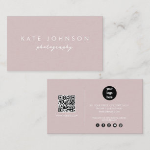 Carte De Visite Blush rose moderne Script QR Code Médias sociaux